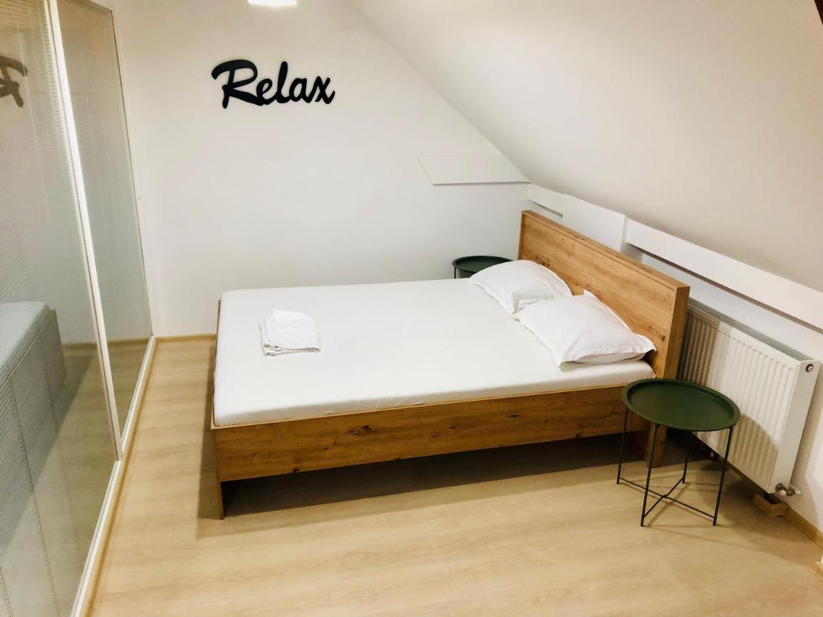 Ultra-Central Modern And Big Apartments In Union Square U41-U44 ティミショアラ エクステリア 写真