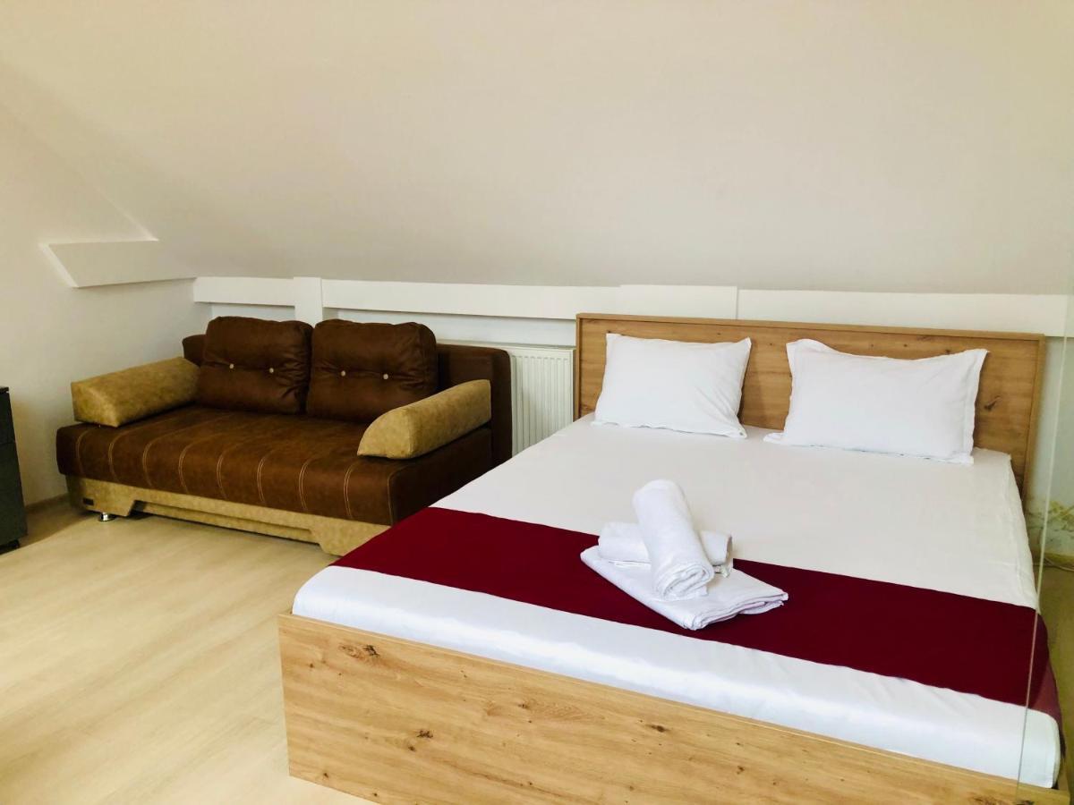 Ultra-Central Modern And Big Apartments In Union Square U41-U44 ティミショアラ エクステリア 写真